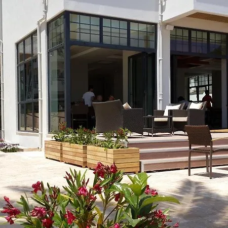 Hotel Begonville 3*