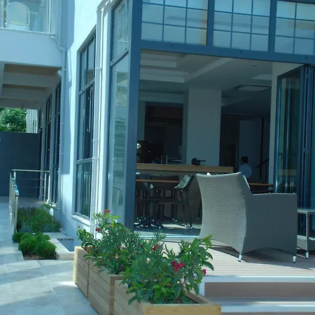 Begonville Hotel
