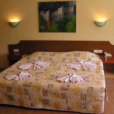 Begonville Hotel 3*